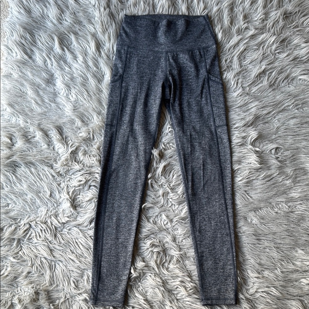 Aerie Gray High-Waisted Cargo Leggings size S